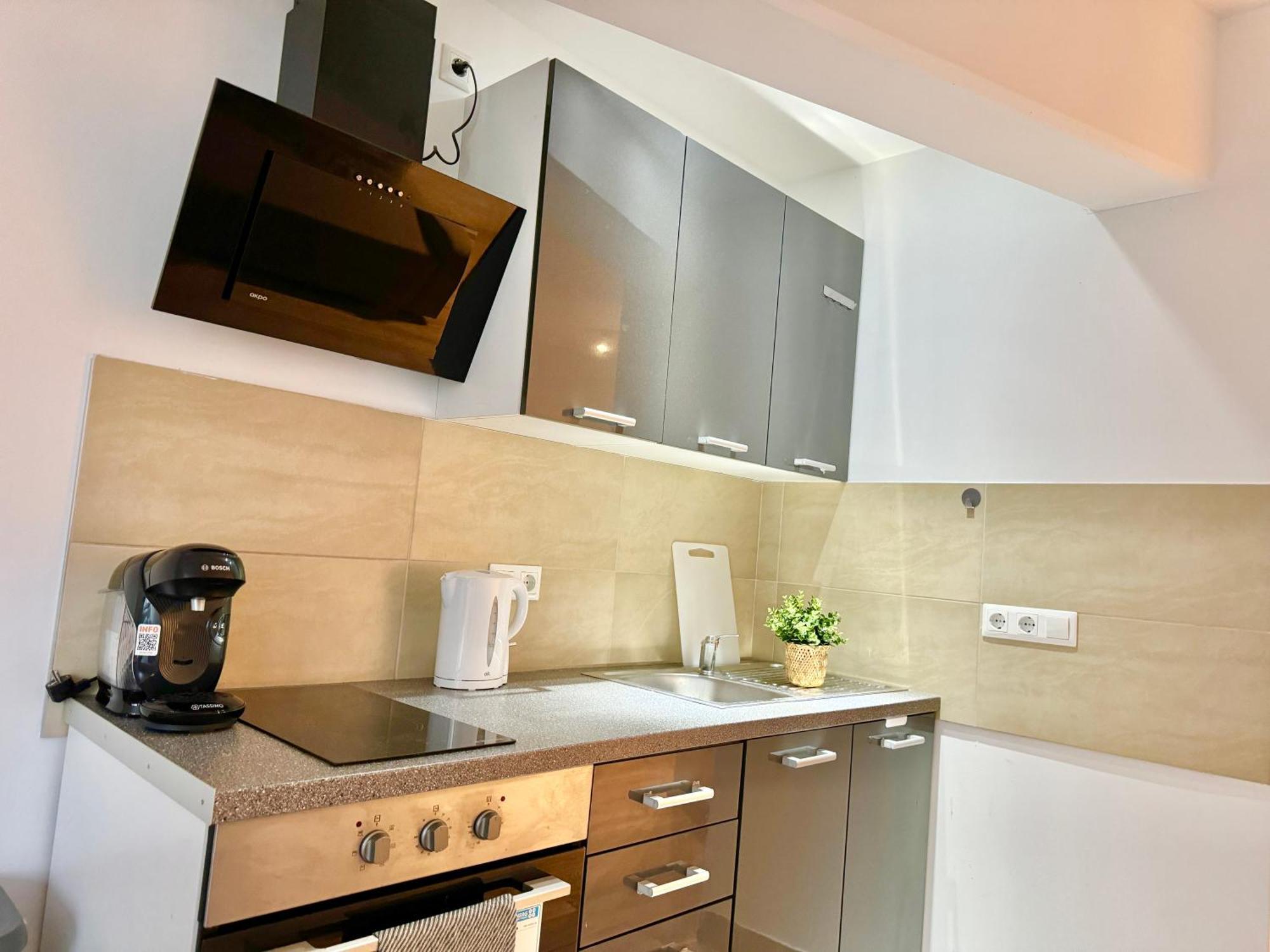 Stylish Schonbrunn Apartments With Free Parking Vienna Exterior photo